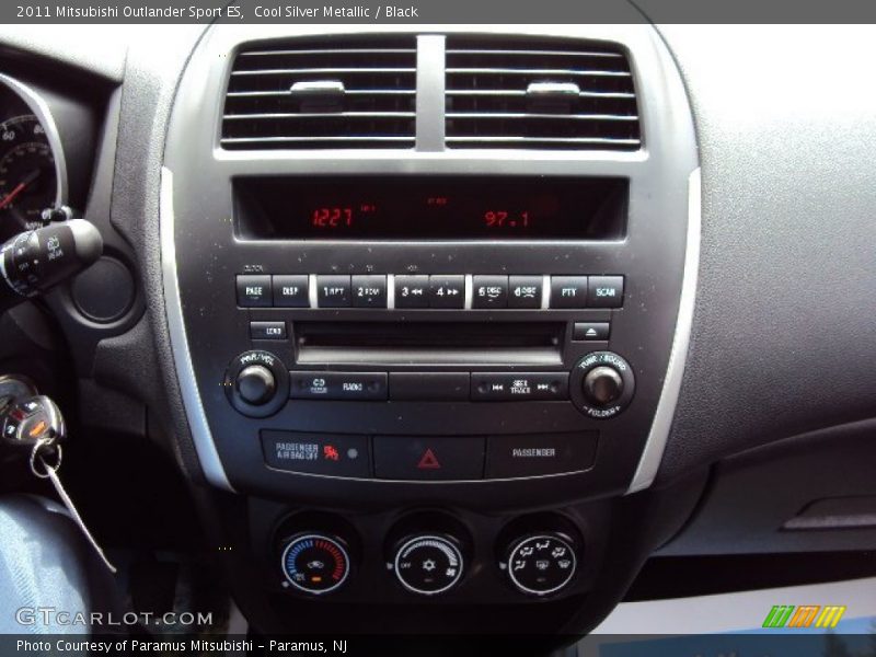 Cool Silver Metallic / Black 2011 Mitsubishi Outlander Sport ES