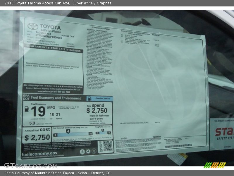 Super White / Graphite 2015 Toyota Tacoma Access Cab 4x4