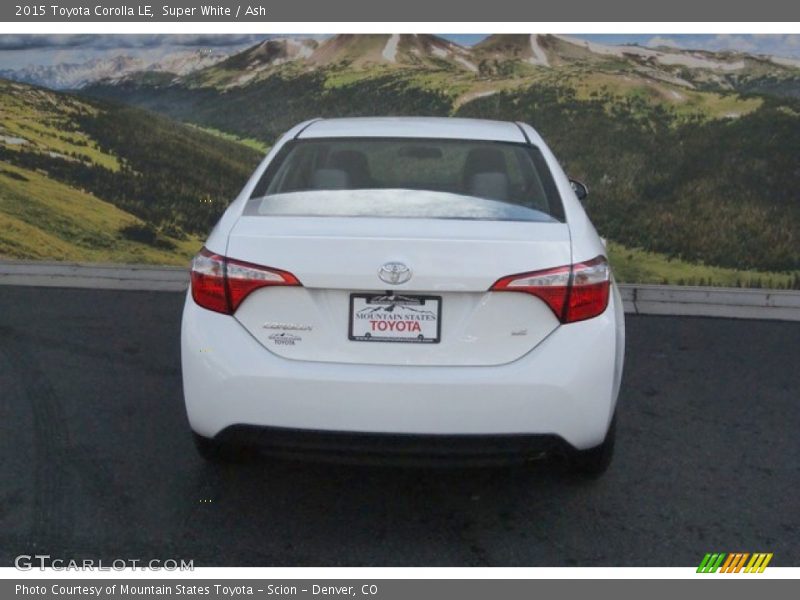 Super White / Ash 2015 Toyota Corolla LE