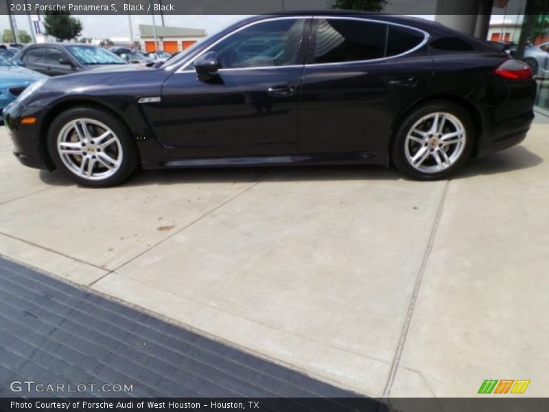 Black / Black 2013 Porsche Panamera S