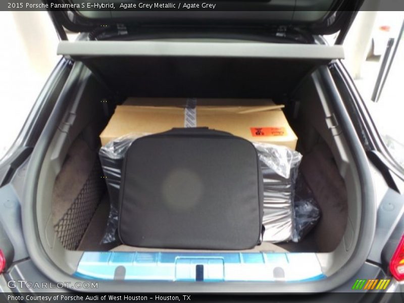  2015 Panamera S E-Hybrid Trunk