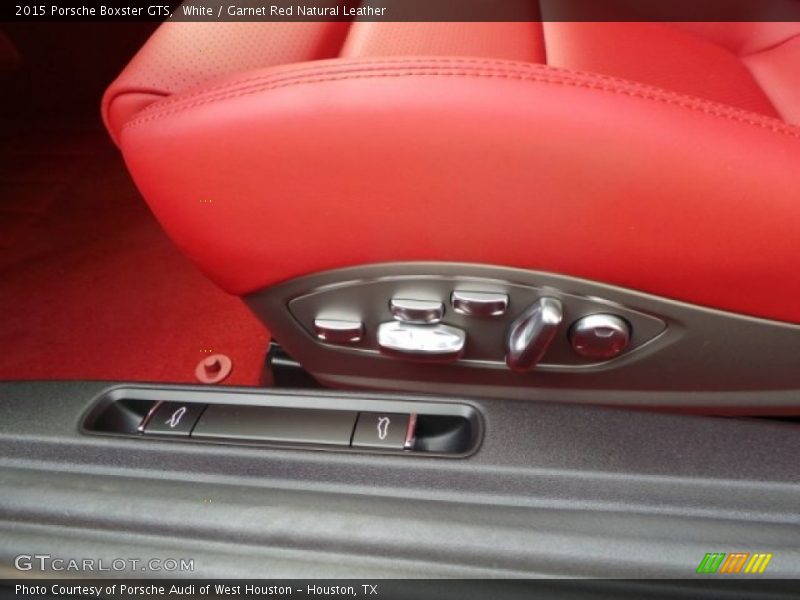 Controls of 2015 Boxster GTS