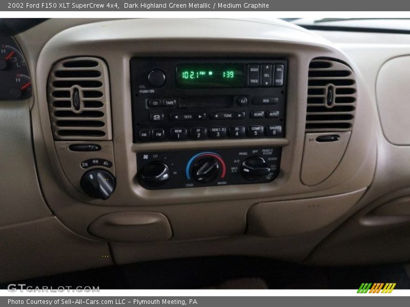 Dark Highland Green Metallic / Medium Graphite 2002 Ford F150 XLT SuperCrew 4x4