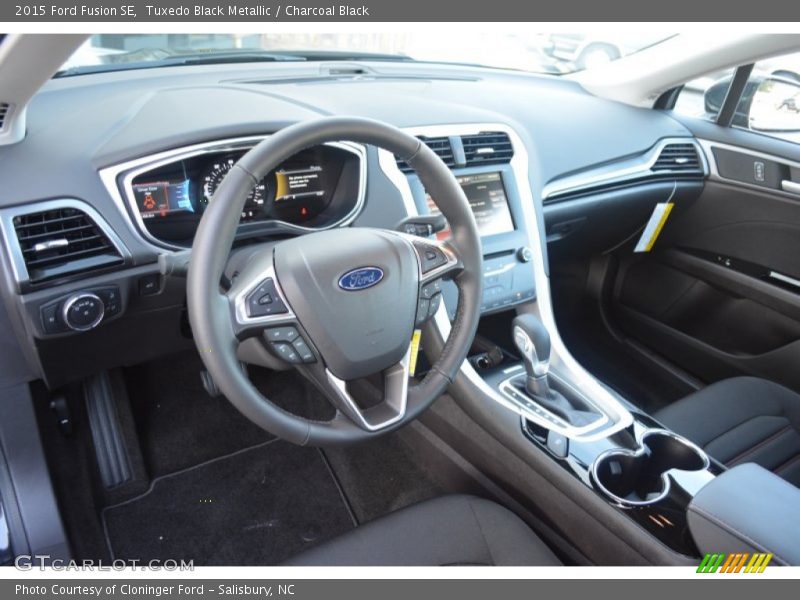 Tuxedo Black Metallic / Charcoal Black 2015 Ford Fusion SE