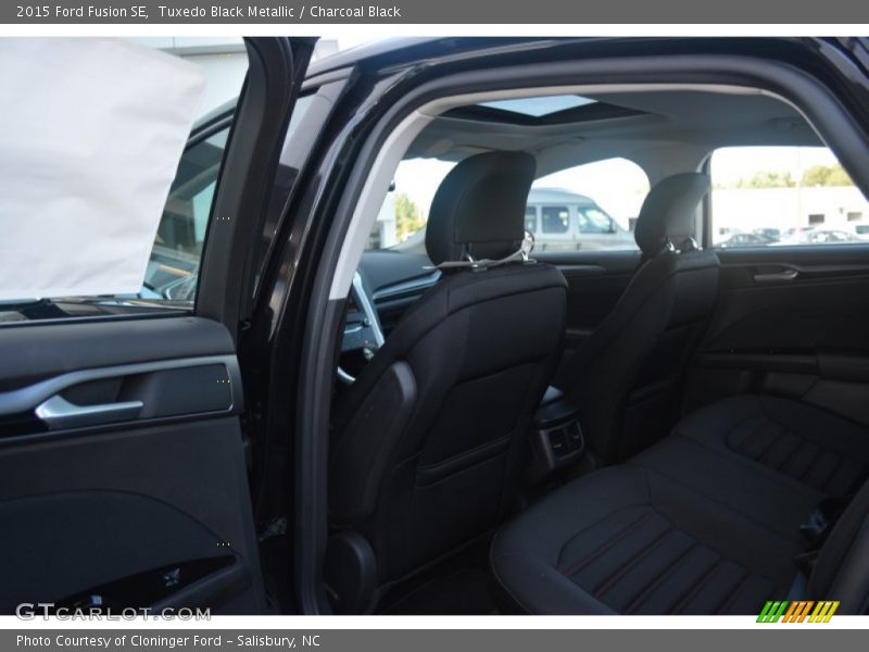 Tuxedo Black Metallic / Charcoal Black 2015 Ford Fusion SE