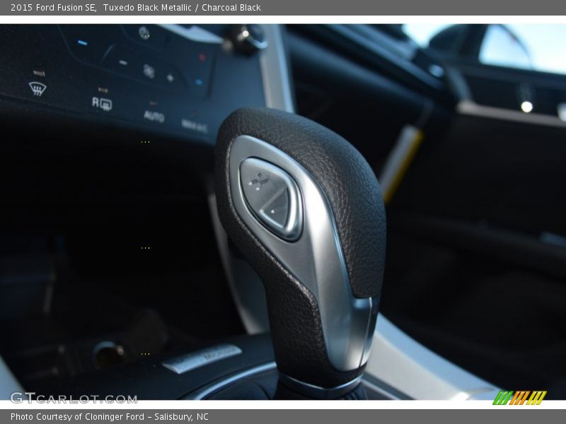 Tuxedo Black Metallic / Charcoal Black 2015 Ford Fusion SE
