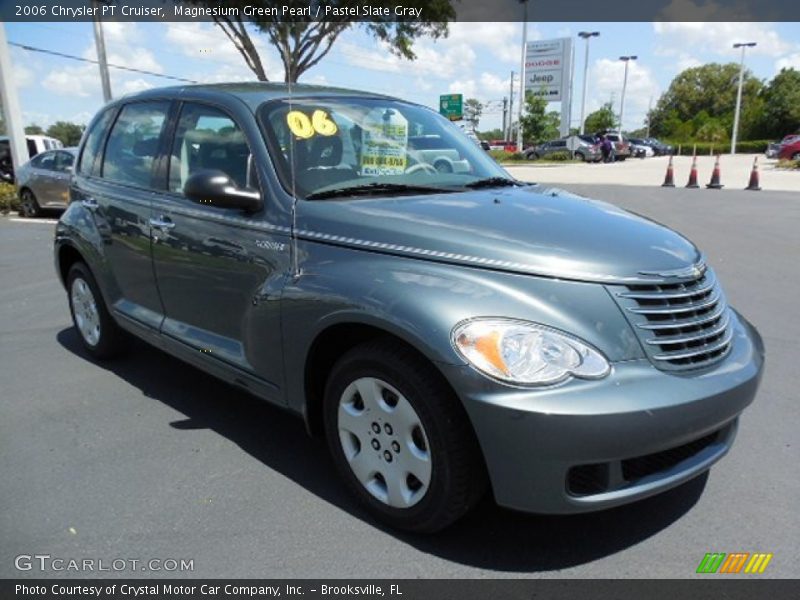 Front 3/4 View of 2006 PT Cruiser 