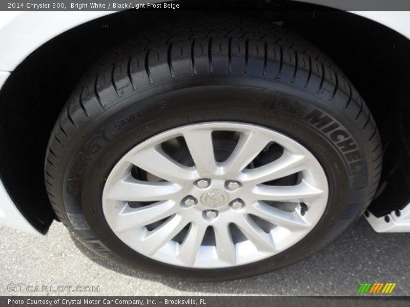 Bright White / Black/Light Frost Beige 2014 Chrysler 300