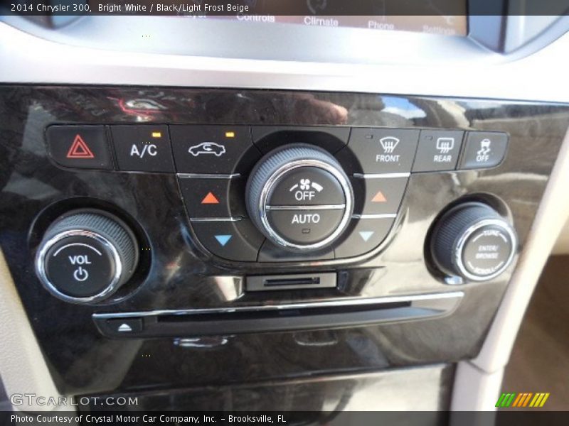 Bright White / Black/Light Frost Beige 2014 Chrysler 300