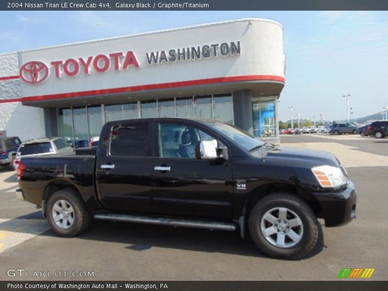 Galaxy Black / Graphite/Titanium 2004 Nissan Titan LE Crew Cab 4x4