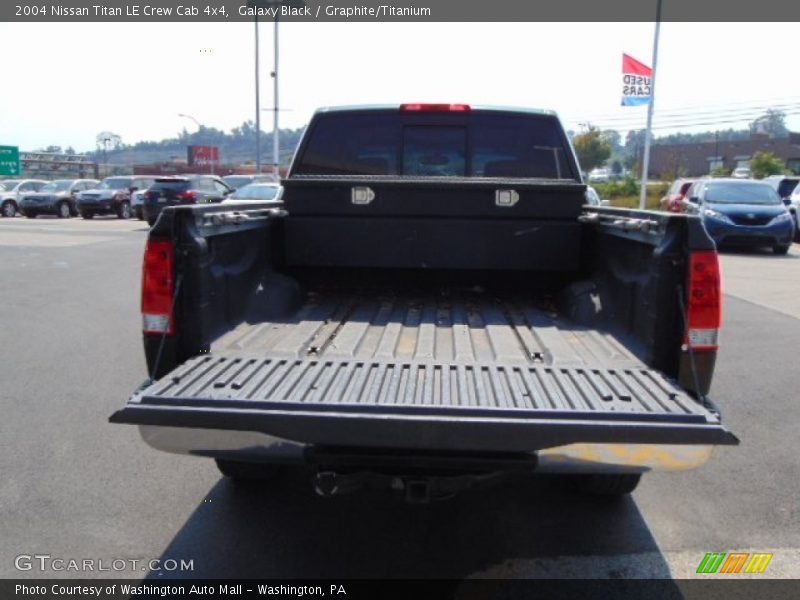 Galaxy Black / Graphite/Titanium 2004 Nissan Titan LE Crew Cab 4x4