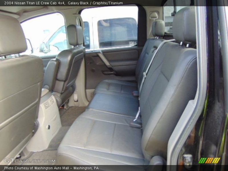 Galaxy Black / Graphite/Titanium 2004 Nissan Titan LE Crew Cab 4x4