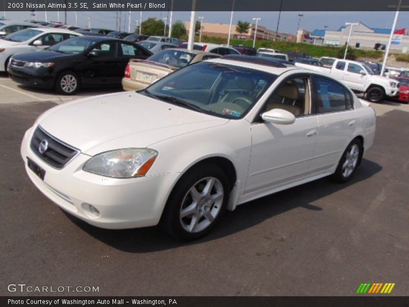 Front 3/4 View of 2003 Altima 3.5 SE