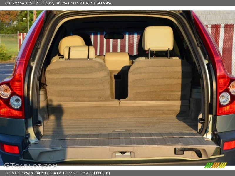 Willow Green Metallic / Graphite 2006 Volvo XC90 2.5T AWD