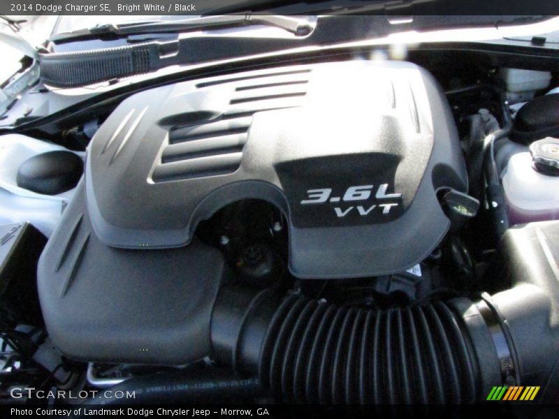 Bright White / Black 2014 Dodge Charger SE