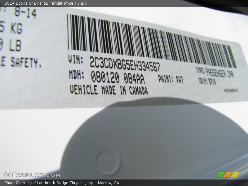 Bright White / Black 2014 Dodge Charger SE