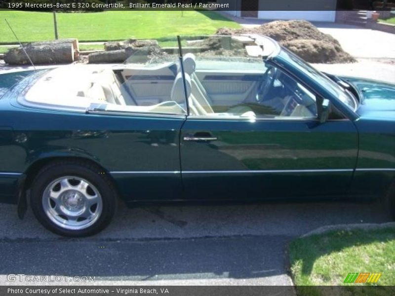 Brilliant Emerald Pearl / Parchment 1995 Mercedes-Benz E 320 Convertible