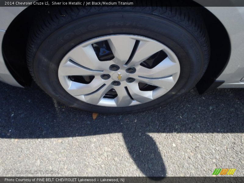 Silver Ice Metallic / Jet Black/Medium Titanium 2014 Chevrolet Cruze LS