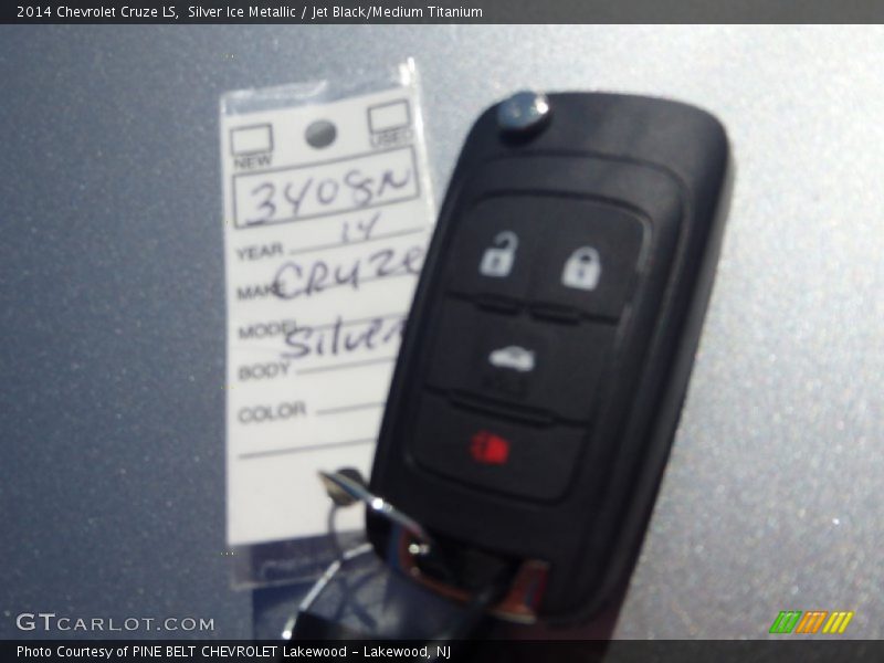 Silver Ice Metallic / Jet Black/Medium Titanium 2014 Chevrolet Cruze LS