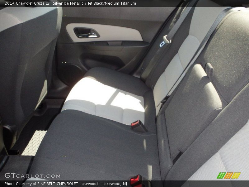 Silver Ice Metallic / Jet Black/Medium Titanium 2014 Chevrolet Cruze LS
