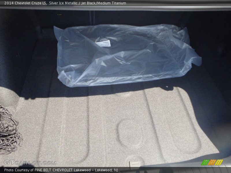 Silver Ice Metallic / Jet Black/Medium Titanium 2014 Chevrolet Cruze LS