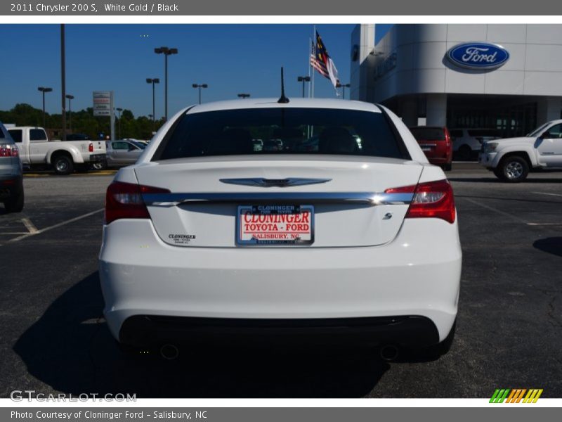 White Gold / Black 2011 Chrysler 200 S