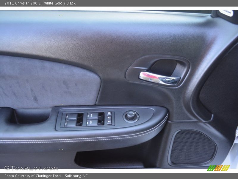 White Gold / Black 2011 Chrysler 200 S