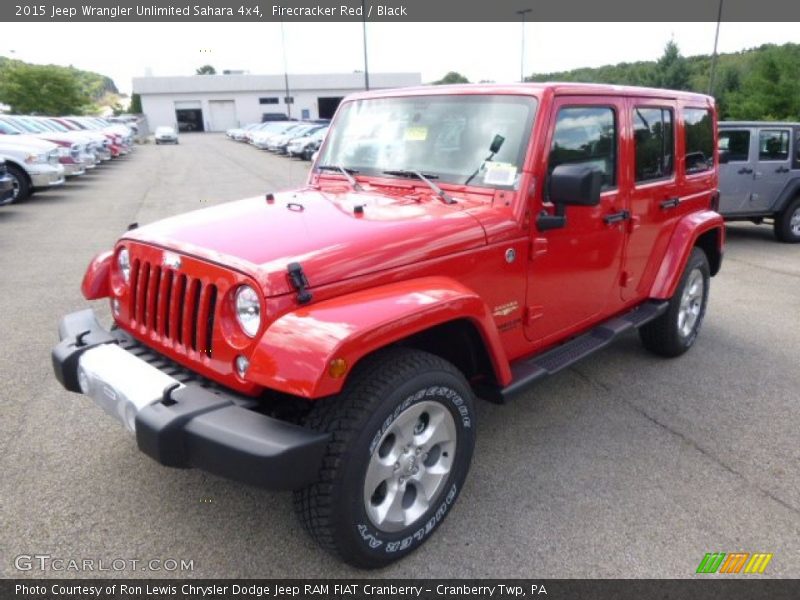 Front 3/4 View of 2015 Wrangler Unlimited Sahara 4x4