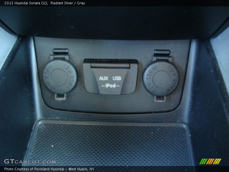 Radiant Silver / Gray 2013 Hyundai Sonata GLS