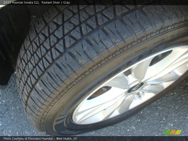 Radiant Silver / Gray 2013 Hyundai Sonata GLS