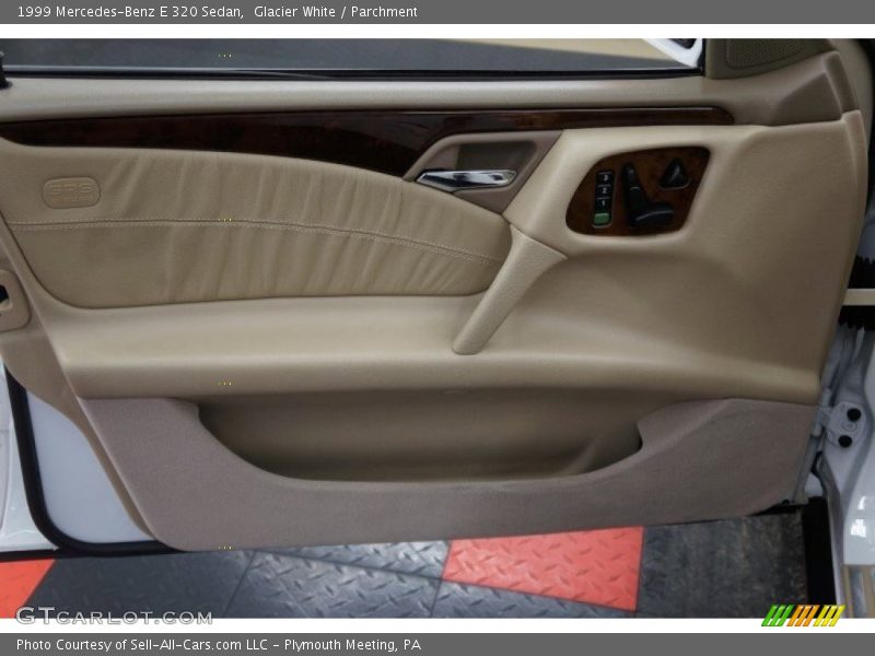 Glacier White / Parchment 1999 Mercedes-Benz E 320 Sedan
