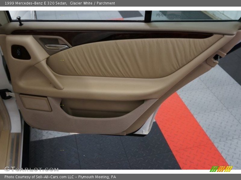 Glacier White / Parchment 1999 Mercedes-Benz E 320 Sedan