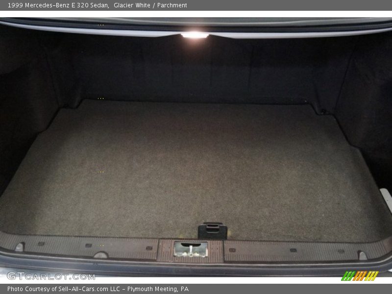 Glacier White / Parchment 1999 Mercedes-Benz E 320 Sedan