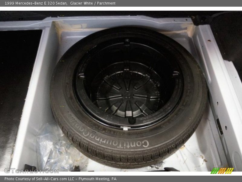 Glacier White / Parchment 1999 Mercedes-Benz E 320 Sedan