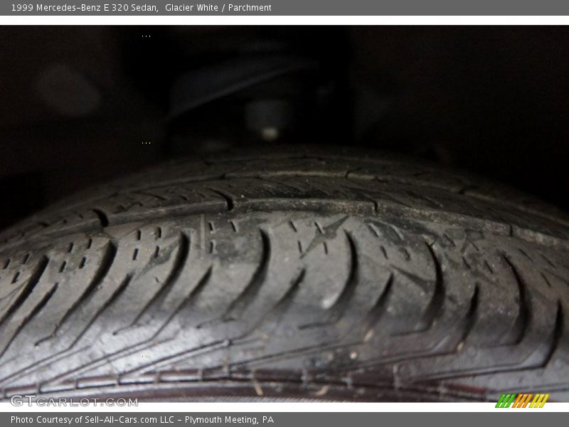 Glacier White / Parchment 1999 Mercedes-Benz E 320 Sedan