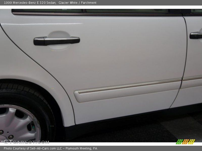 Glacier White / Parchment 1999 Mercedes-Benz E 320 Sedan