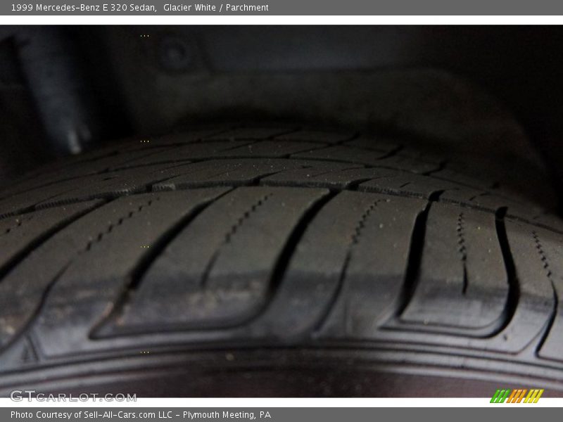 Glacier White / Parchment 1999 Mercedes-Benz E 320 Sedan