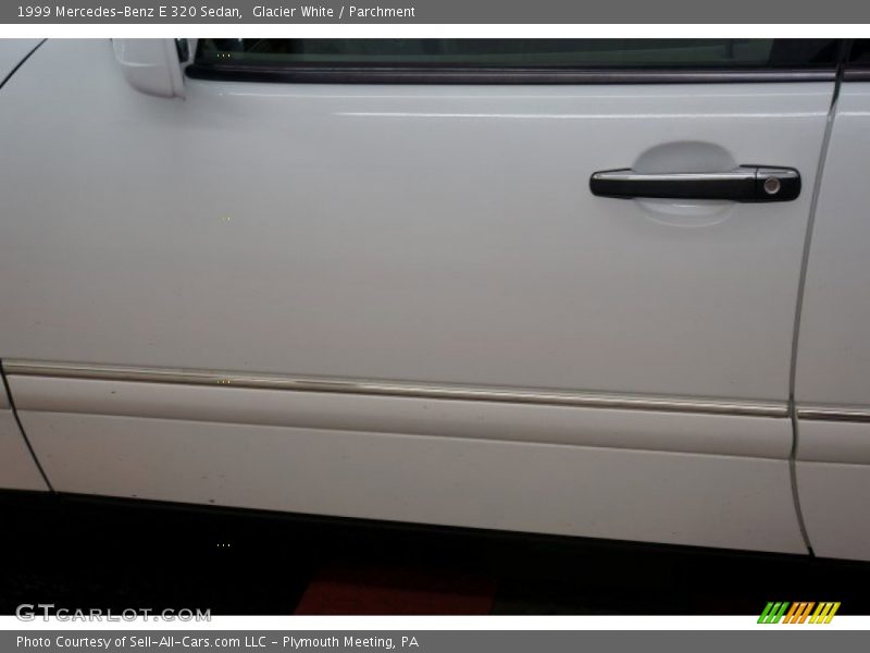 Glacier White / Parchment 1999 Mercedes-Benz E 320 Sedan
