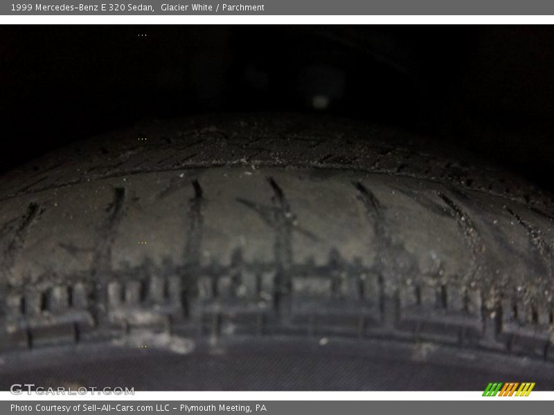 Glacier White / Parchment 1999 Mercedes-Benz E 320 Sedan