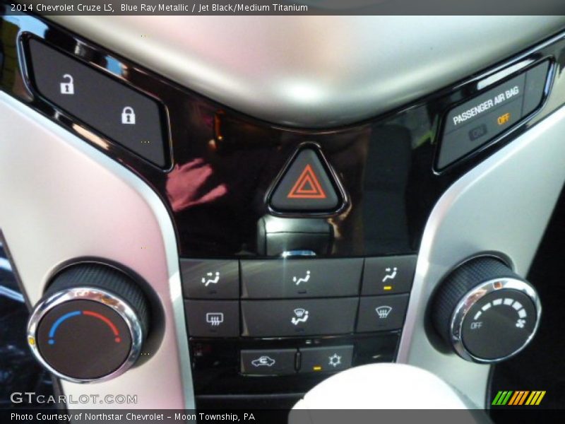 Blue Ray Metallic / Jet Black/Medium Titanium 2014 Chevrolet Cruze LS
