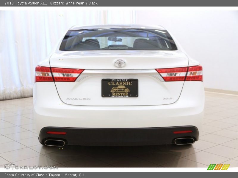 Blizzard White Pearl / Black 2013 Toyota Avalon XLE