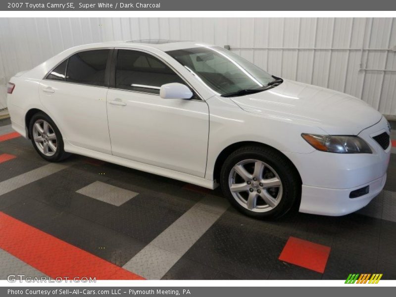Super White / Dark Charcoal 2007 Toyota Camry SE