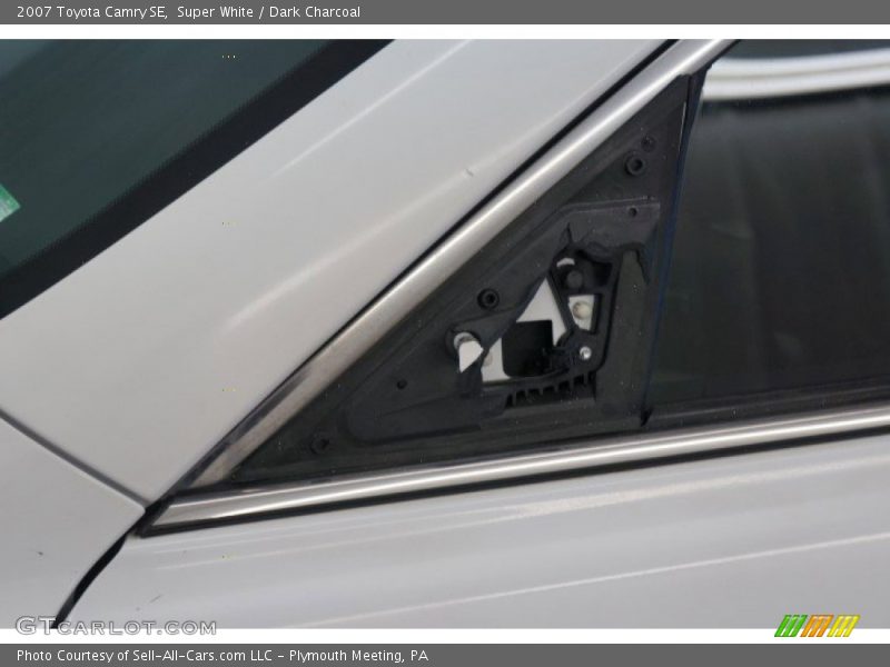 Super White / Dark Charcoal 2007 Toyota Camry SE