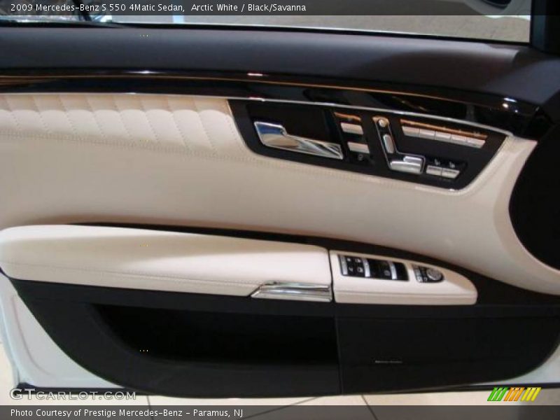 Arctic White / Black/Savanna 2009 Mercedes-Benz S 550 4Matic Sedan