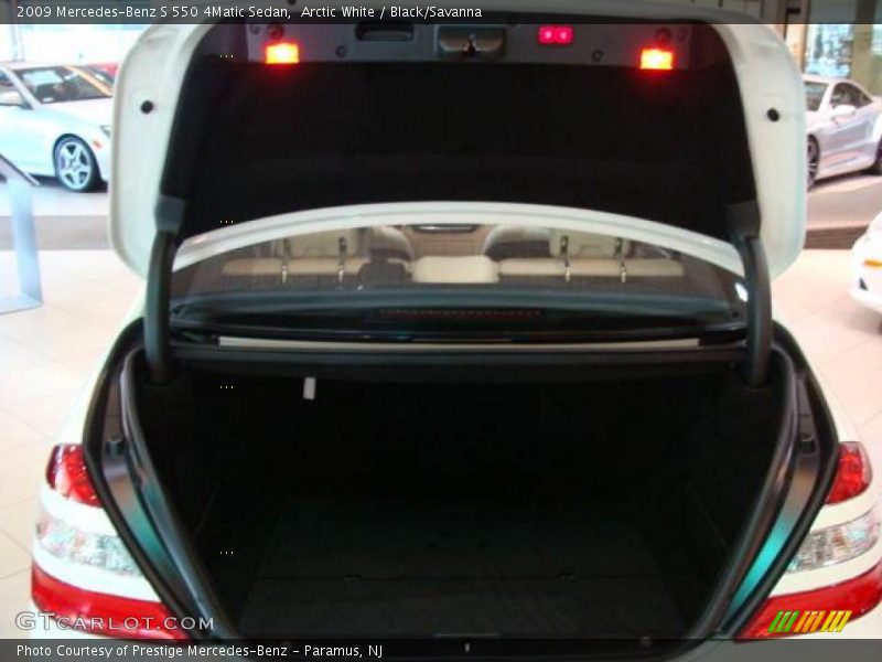 Arctic White / Black/Savanna 2009 Mercedes-Benz S 550 4Matic Sedan