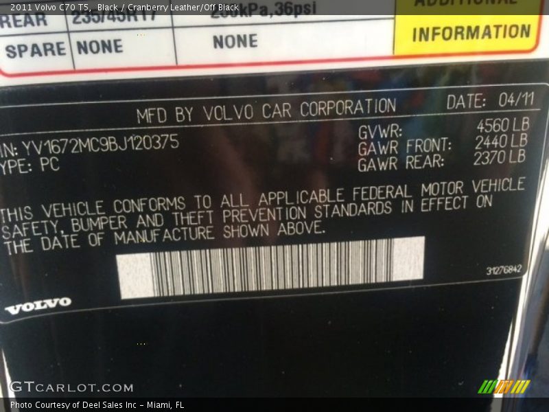 Black / Cranberry Leather/Off Black 2011 Volvo C70 T5