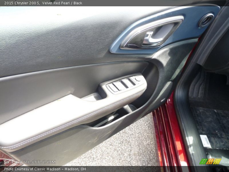 Velvet Red Pearl / Black 2015 Chrysler 200 S