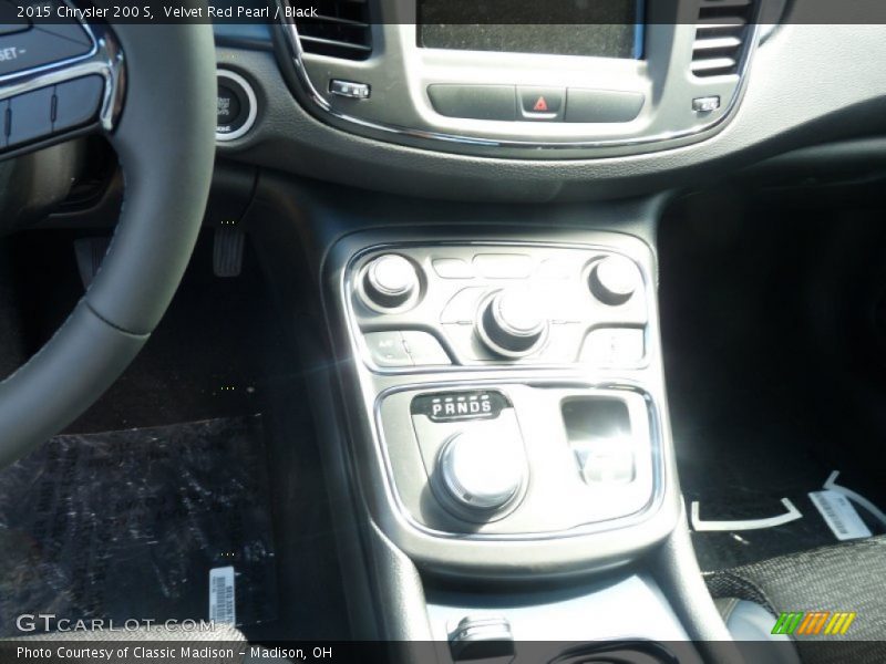 Velvet Red Pearl / Black 2015 Chrysler 200 S