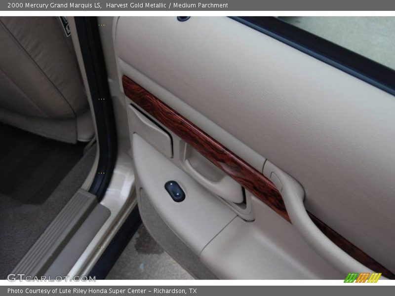 Harvest Gold Metallic / Medium Parchment 2000 Mercury Grand Marquis LS