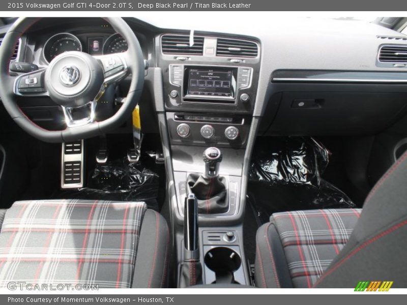 Deep Black Pearl / Titan Black Leather 2015 Volkswagen Golf GTI 4-Door 2.0T S